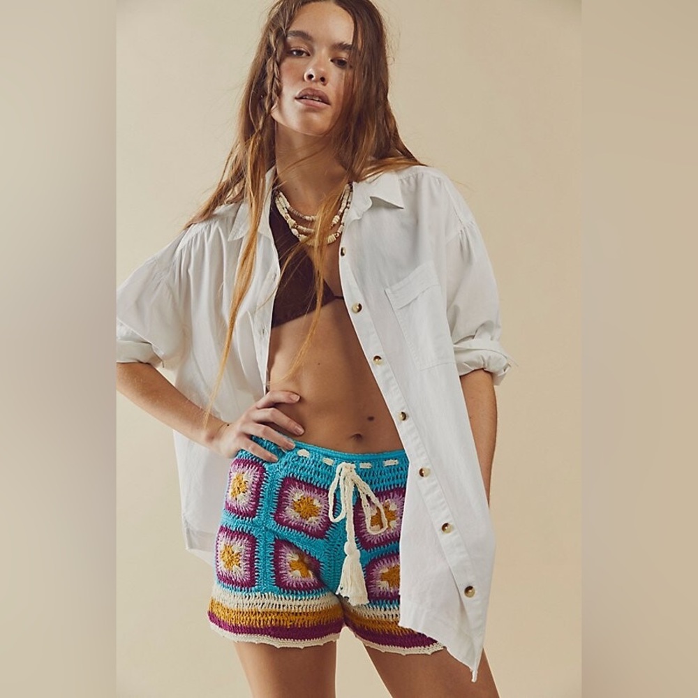 Flook the label X Free People blue colorful crochet shorts